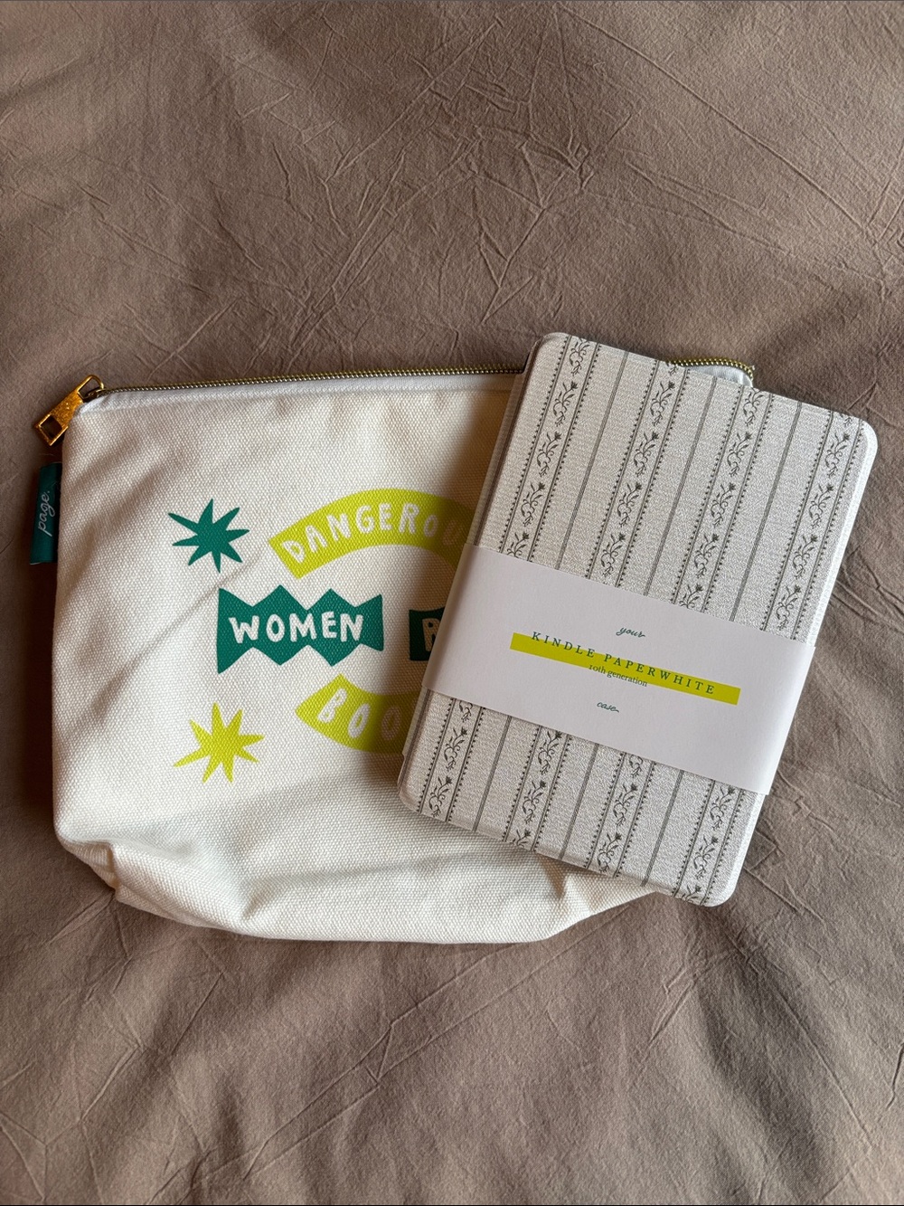Tablet Sleeve Case in Cream with Patterned Cover - Unbranded